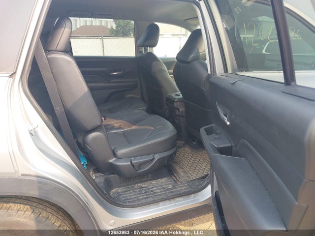 Toyota Grand Highlander 2025 5TDACAB56SS042084 Image 8