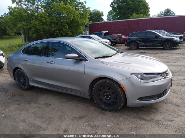 1C3CCCFB6GN139503 Chrysler 200 LX