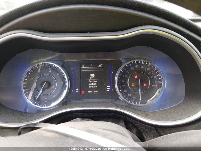 1C3CCCFB6GN139503 Chrysler 200 LX