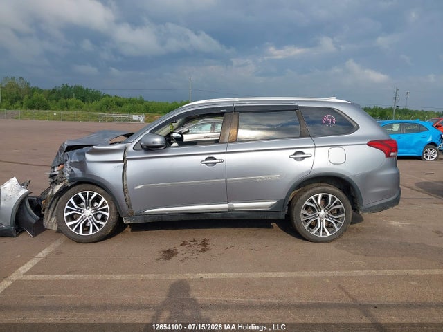 12654100 :رقم المزاد ، JA4JZ3AX9JZ613815 vin ، 2018 Mitsubishi Outlander Se/se Anniversary Edition مزاد بيع