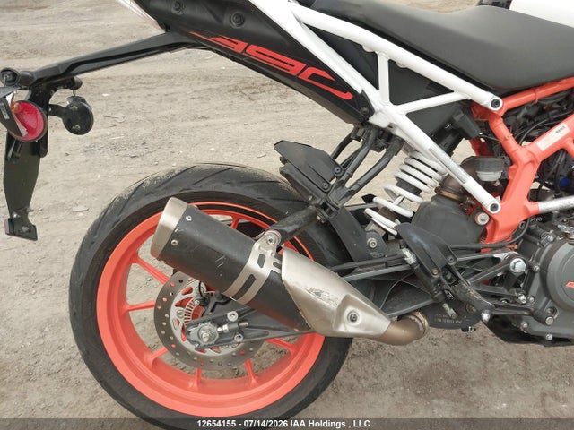 2017 Ktm 390 Duke მანქანა იყიდება აუქციონზე, vin: MD2JPJ406HC209618, აუქციონის ნომერი: 12654155
