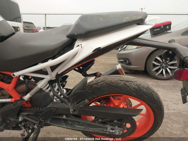 KTM 390 Duke 2017 MD2JPJ406HC209618 Image 23