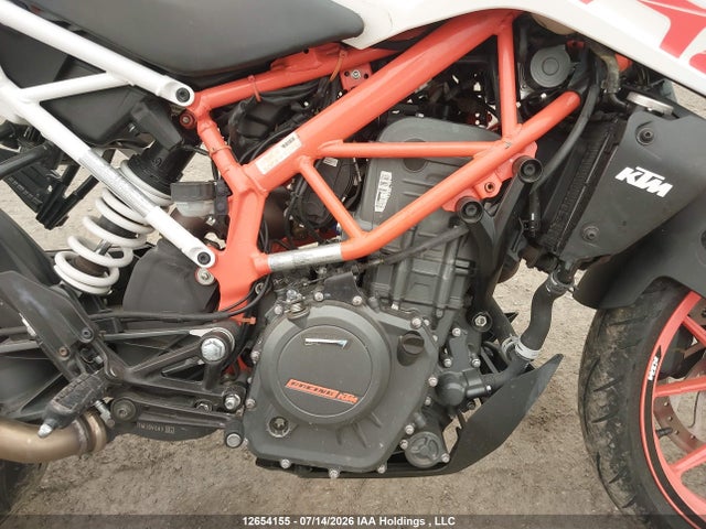 KTM 390 Duke 2017 MD2JPJ406HC209618 Image 8