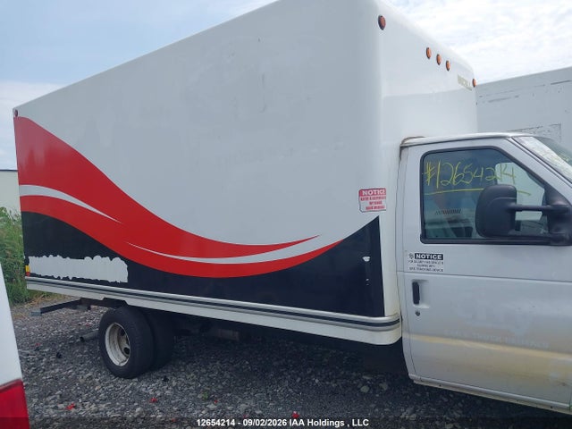 Ford Econoline E450 Super Duty Cutaway Van 2024 1FDXE4FN8RDD14457 Image 14