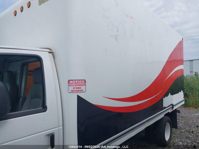 Ford Econoline E450 Super Duty Cutaway Van 2024 1FDXE4FN8RDD14457 Image 15