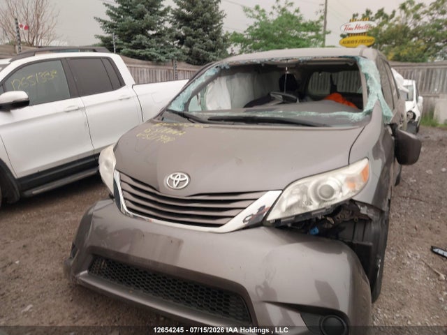 Toyota SIENNA LE 2015 5TDKK3DC7FS527998 Image 11