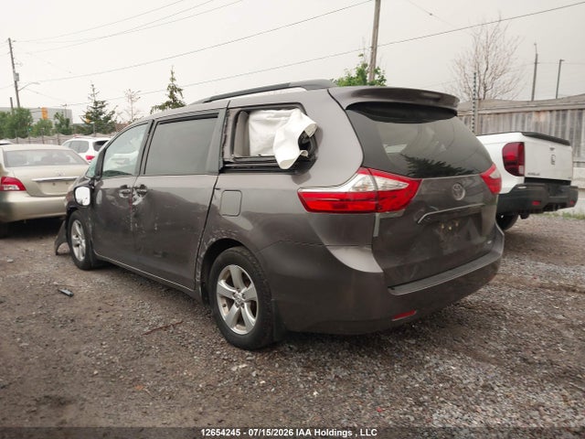 Toyota SIENNA LE 2015 5TDKK3DC7FS527998 Image 3