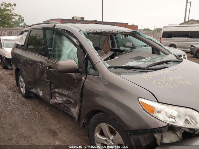 Toyota SIENNA LE 2015 5TDKK3DC7FS527998 Image 6