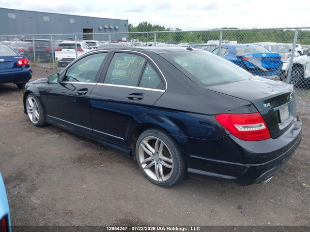2013 Mercedes-benz C 300 4matic მანქანა იყიდება აუქციონზე, vin: WDDGF8AB1DA756292, აუქციონის ნომერი: 12654247