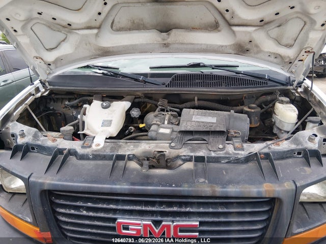 GMC Savana 2500 Work Van 2017 1GTW7AFF1H1126199 Image 10