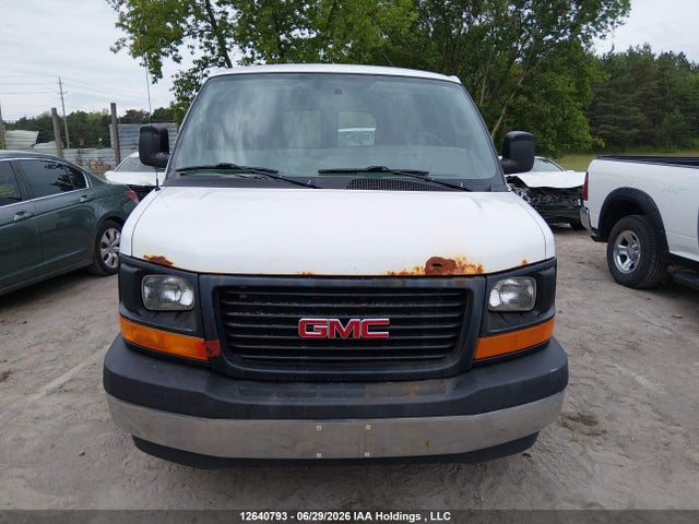 GMC Savana 2500 Work Van 2017 1GTW7AFF1H1126199 Image 12