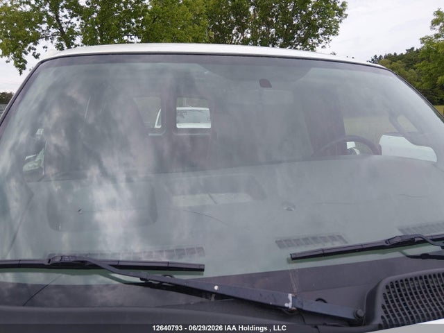 GMC Savana 2500 Work Van 2017 1GTW7AFF1H1126199 Image 17