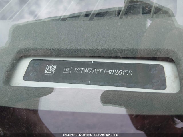 GMC Savana 2500 Work Van 2017 1GTW7AFF1H1126199 Image 18