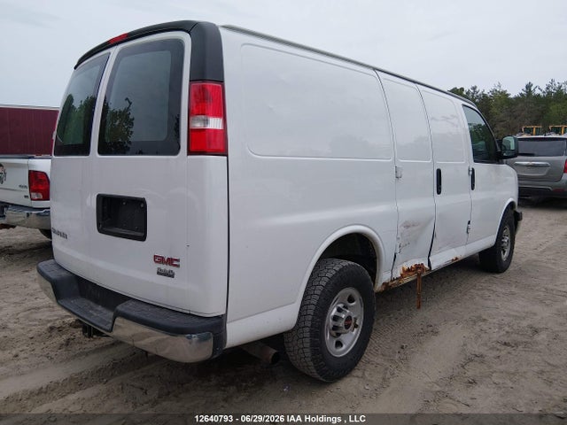 GMC Savana 2500 Work Van 2017 1GTW7AFF1H1126199 Image 4