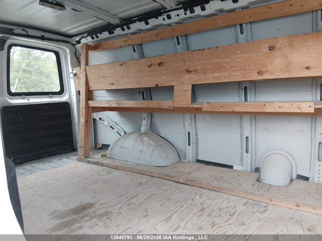 GMC Savana 2500 Work Van 2017 1GTW7AFF1H1126199 Image 8