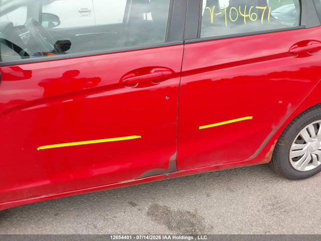 Honda FIT LX 2016 3HGGK5G56GM104671 Image 6