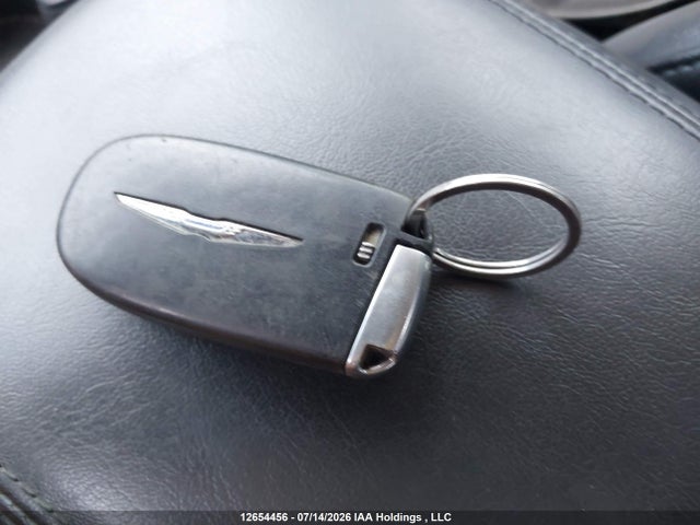 Chrysler 200 C 2016 1C3CCCCG4GN180812 Image 11