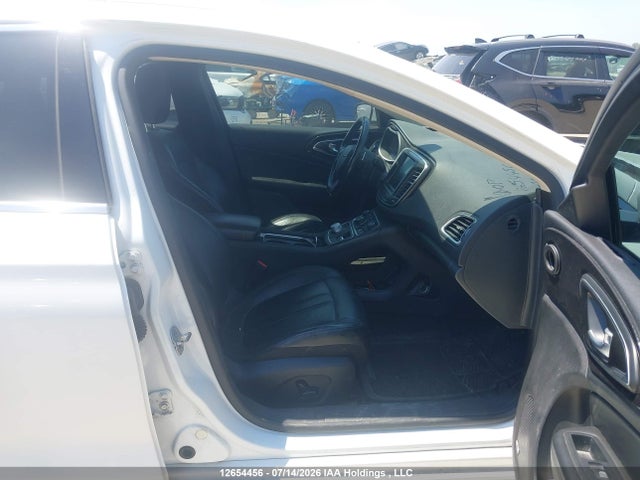 Chrysler 200 C 2016 1C3CCCCG4GN180812 Image 5