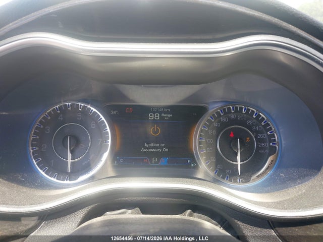 Chrysler 200 C 2016 1C3CCCCG4GN180812 Image 7