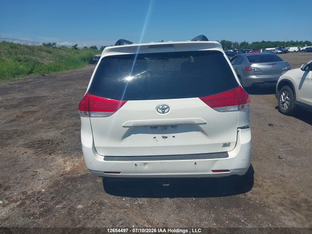 12654497 :رقم المزاد ، 5TDDK3DC5DS054379 vin ، 2013 Toyota Sienna Xle 7 Passenger مزاد بيع