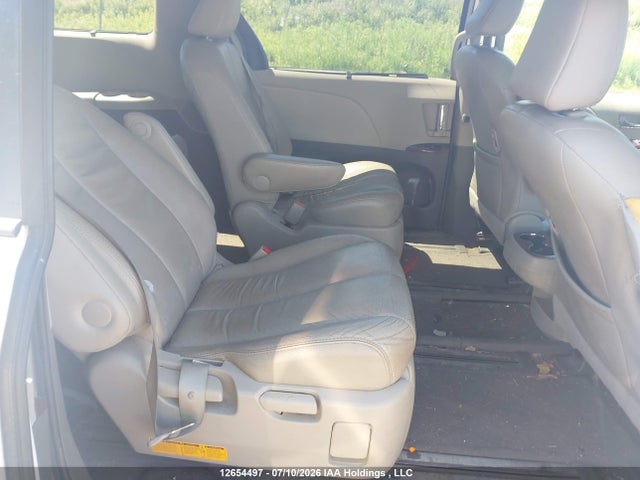 12654497 :رقم المزاد ، 5TDDK3DC5DS054379 vin ، 2013 Toyota Sienna Xle 7 Passenger مزاد بيع
