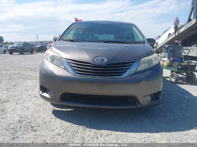 Toyota Sienna Le V6 2017 5TDKZ3DC4HS768576 Image 12