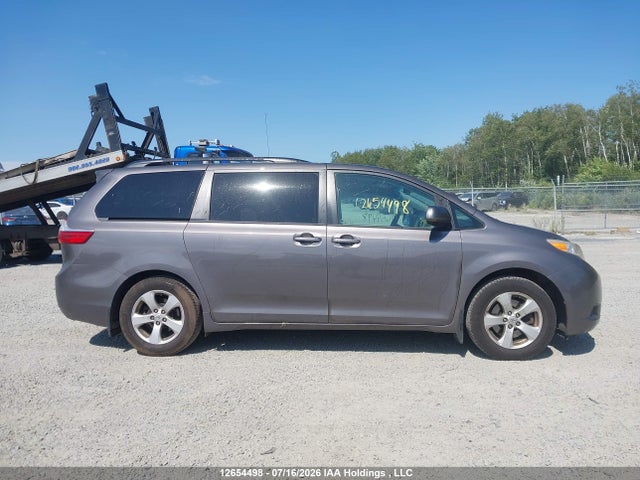 Toyota Sienna Le V6 2017 5TDKZ3DC4HS768576 Image 13