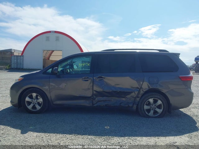 Toyota Sienna Le V6 2017 5TDKZ3DC4HS768576 Image 14