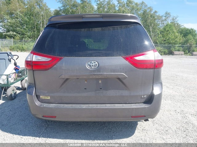 Toyota Sienna Le V6 2017 5TDKZ3DC4HS768576 Image 16