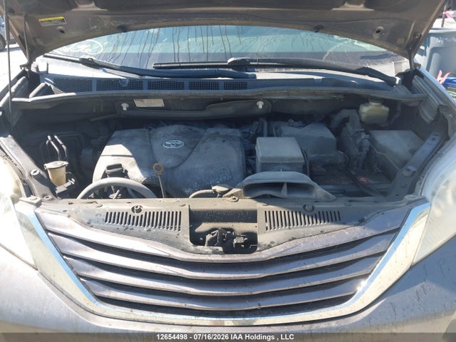 Toyota Sienna Le V6 2017 5TDKZ3DC4HS768576 Image 9