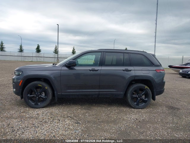 1C4RJHAG3RC204155 Jeep Grand Cherokee Laredo/altitude