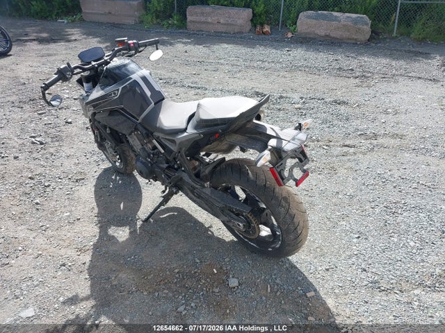 KTM 790 Duke 2024 LCETU7402RH700394 Image 3