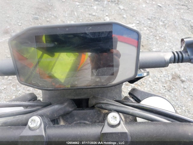 KTM 790 Duke 2024 LCETU7402RH700394 Image 7