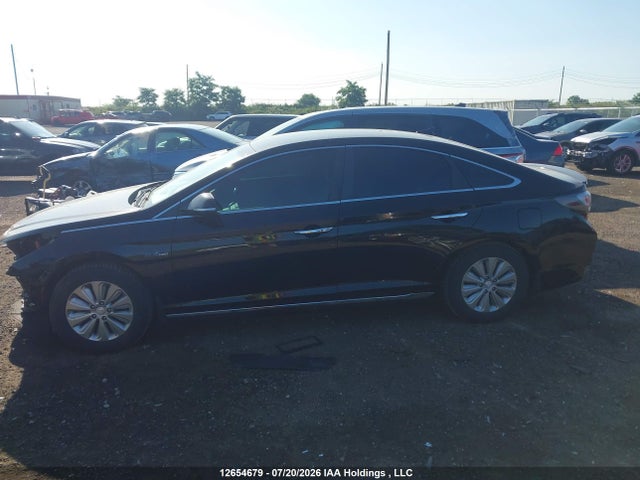 Hyundai Sonata 2016 KMHE24L11GA010158 Image 15