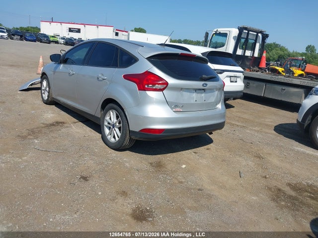 Ford FOCUS SE 2017 1FADP3K2XHL293015 Image 3