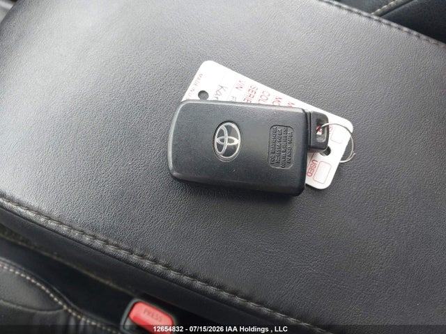 2T3DFREVXFW285870 Toyota RAV4