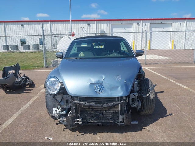2019 Volkswagen Beetle Wolfsburg Edition მანქანა იყიდება აუქციონზე, vin: 3VW5DAAT6KM504722, აუქციონის ნომერი: 12654841