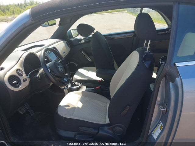 2019 Volkswagen Beetle Wolfsburg Edition მანქანა იყიდება აუქციონზე, vin: 3VW5DAAT6KM504722, აუქციონის ნომერი: 12654841