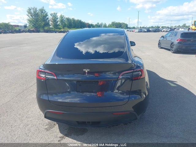 Tesla Model Y 2024 7SAYGDED0RF014757 Image 15