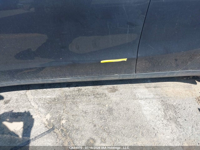 Tesla Model Y 2024 7SAYGDED0RF014757 Image 16