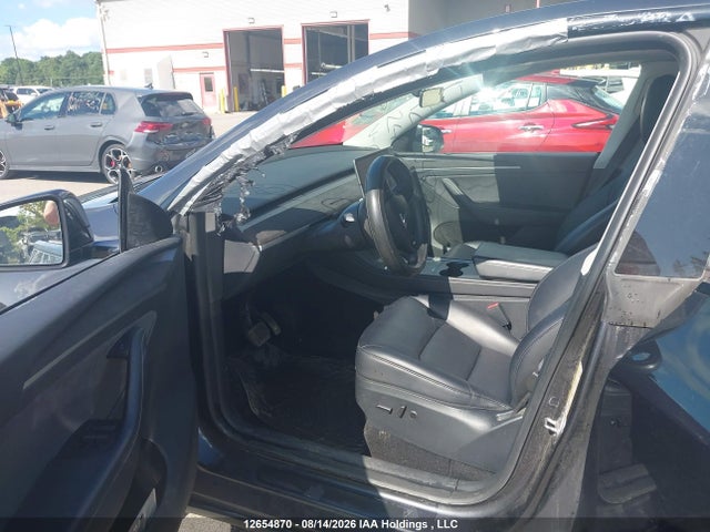 Tesla Model Y 2024 7SAYGDED0RF014757 Image 5