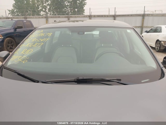 2015 Volkswagen Passat 1.8 Tsi Comfortline მანქანა იყიდება აუქციონზე, vin: 1VWBS7A31FC106109, აუქციონის ნომერი: 12654878