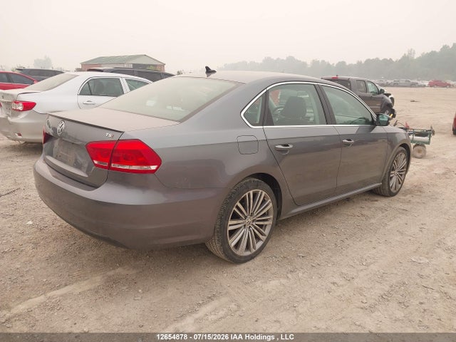 2015 Volkswagen Passat 1.8 Tsi Comfortline მანქანა იყიდება აუქციონზე, vin: 1VWBS7A31FC106109, აუქციონის ნომერი: 12654878