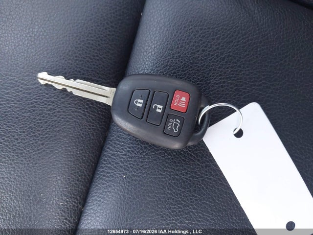 2T3JFREV6GW440564 Toyota RAV4 SE