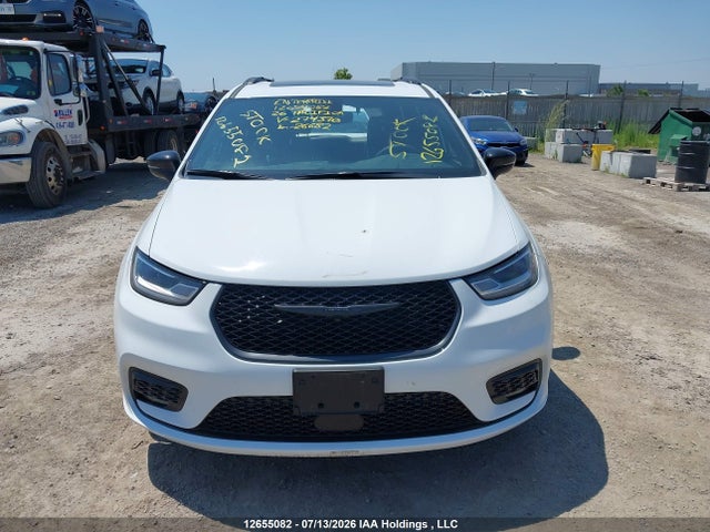 Chrysler Pacifica Limited 2026 2C4RC1GG6TR274370 Image 12