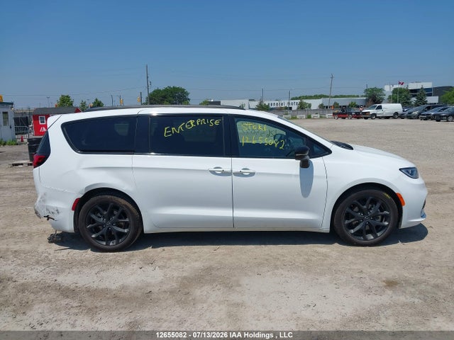 Chrysler Pacifica Limited 2026 2C4RC1GG6TR274370 Image 13