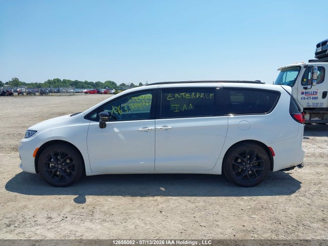 Chrysler Pacifica Limited 2026 2C4RC1GG6TR274370 Image 14