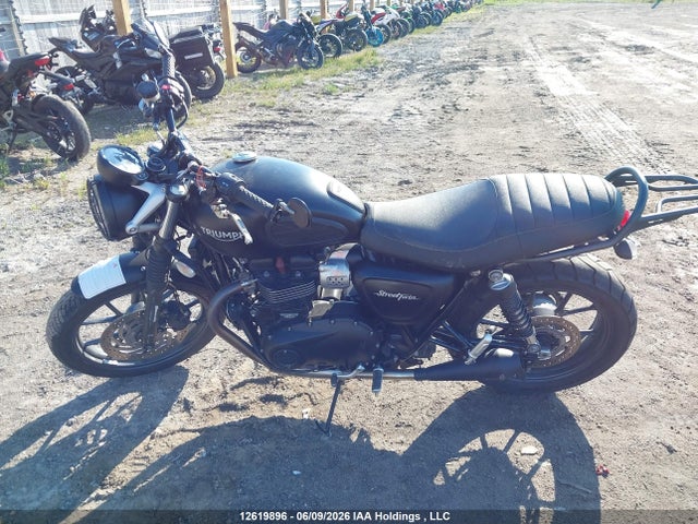 SMTD31GN7GT754703 Triumph Triumph
