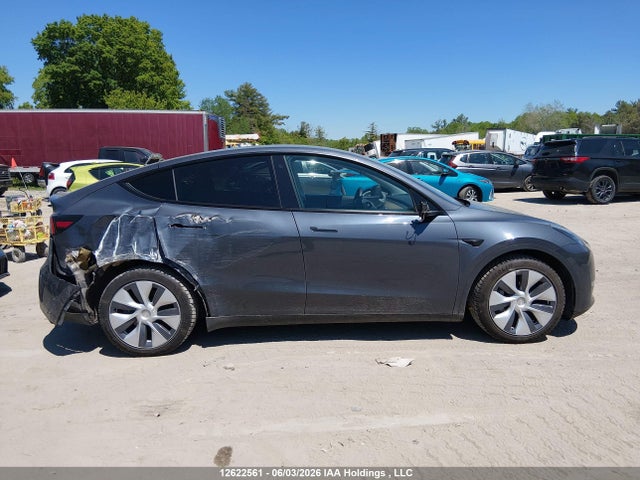 Tesla Model Y Long Range 2021 5YJYGDEE7MF061993 Image 13