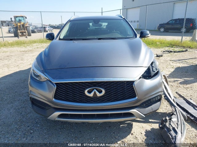 SJKCH5CR7JA044695 Infiniti Qx30 Luxe